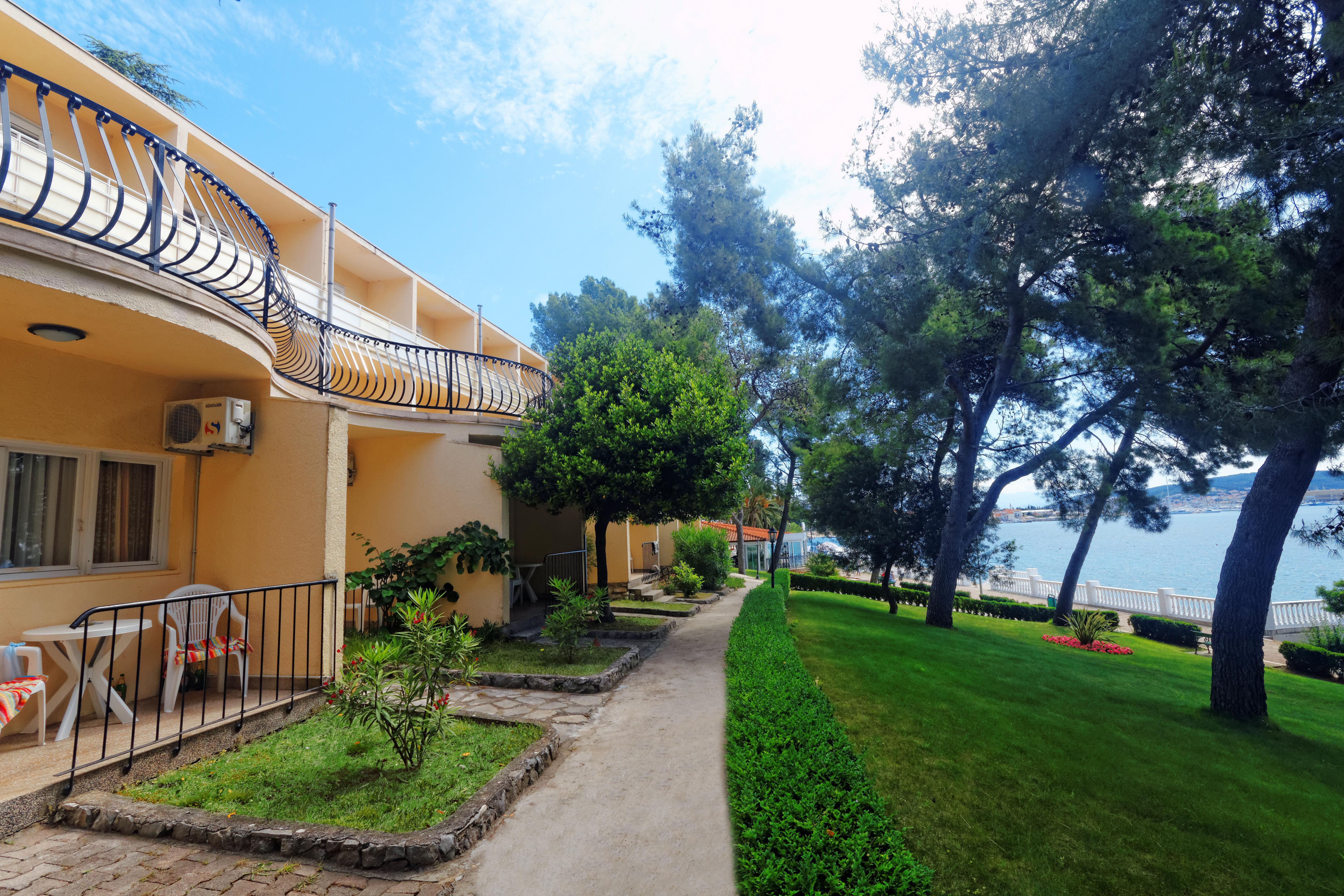 Hotel Val All Inclusive Seget Donji ภายนอก รูปภาพ