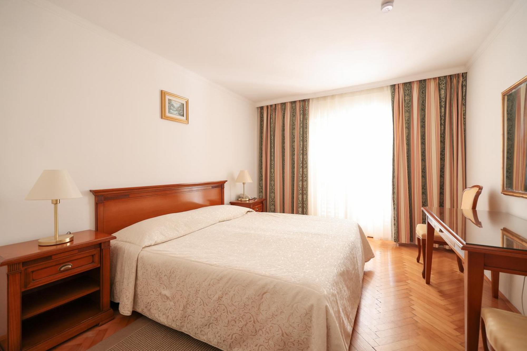 Hotel Val All Inclusive Seget Donji ภายนอก รูปภาพ
