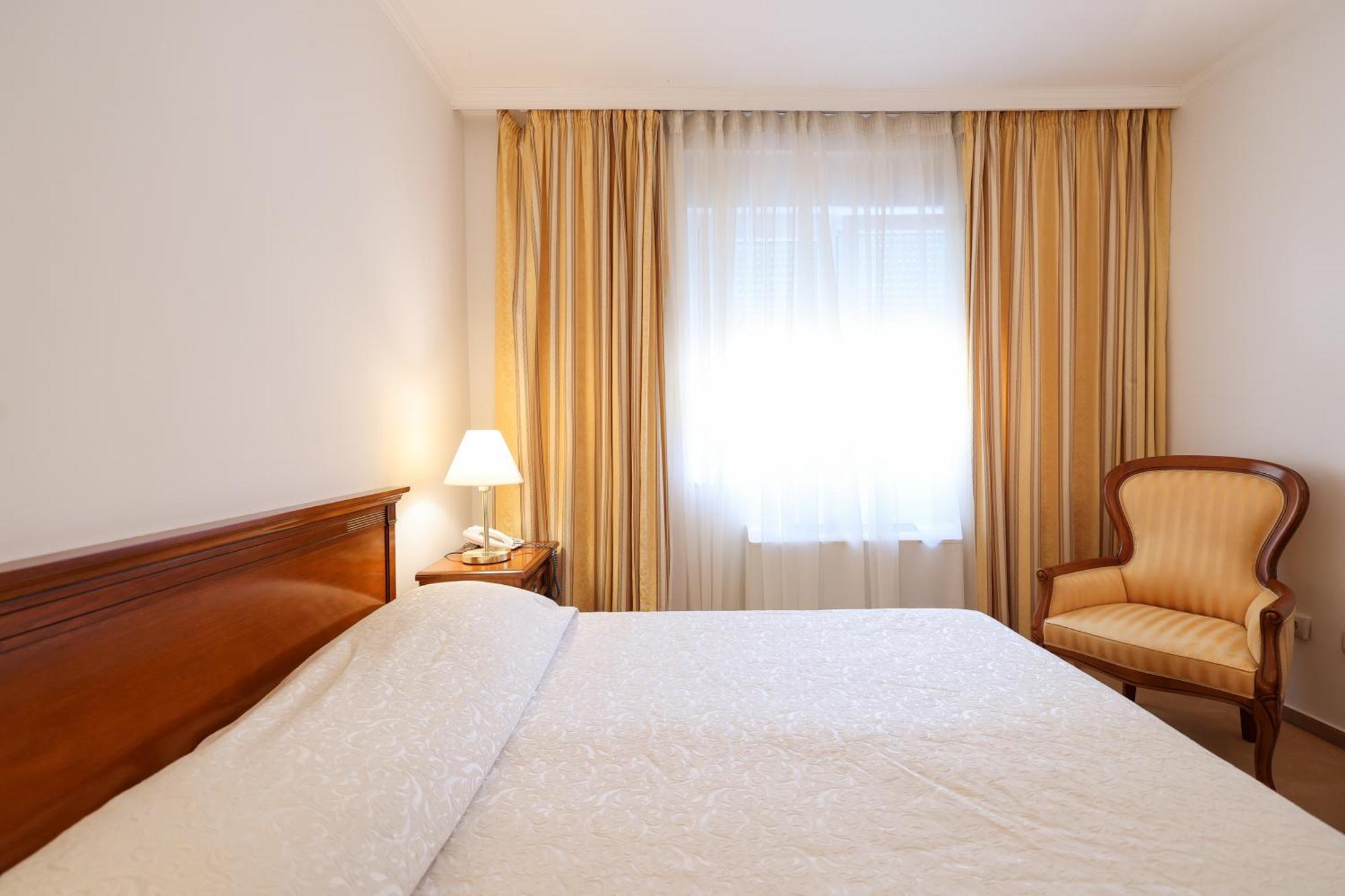 Hotel Val All Inclusive Seget Donji ภายนอก รูปภาพ