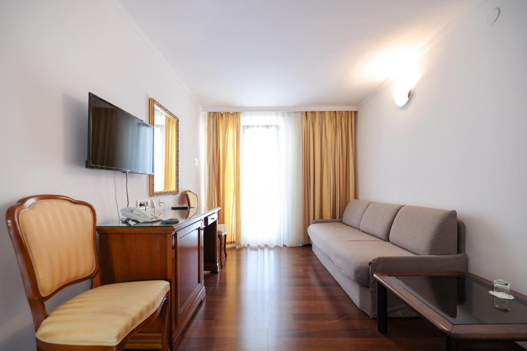 Hotel Val All Inclusive Seget Donji ภายนอก รูปภาพ