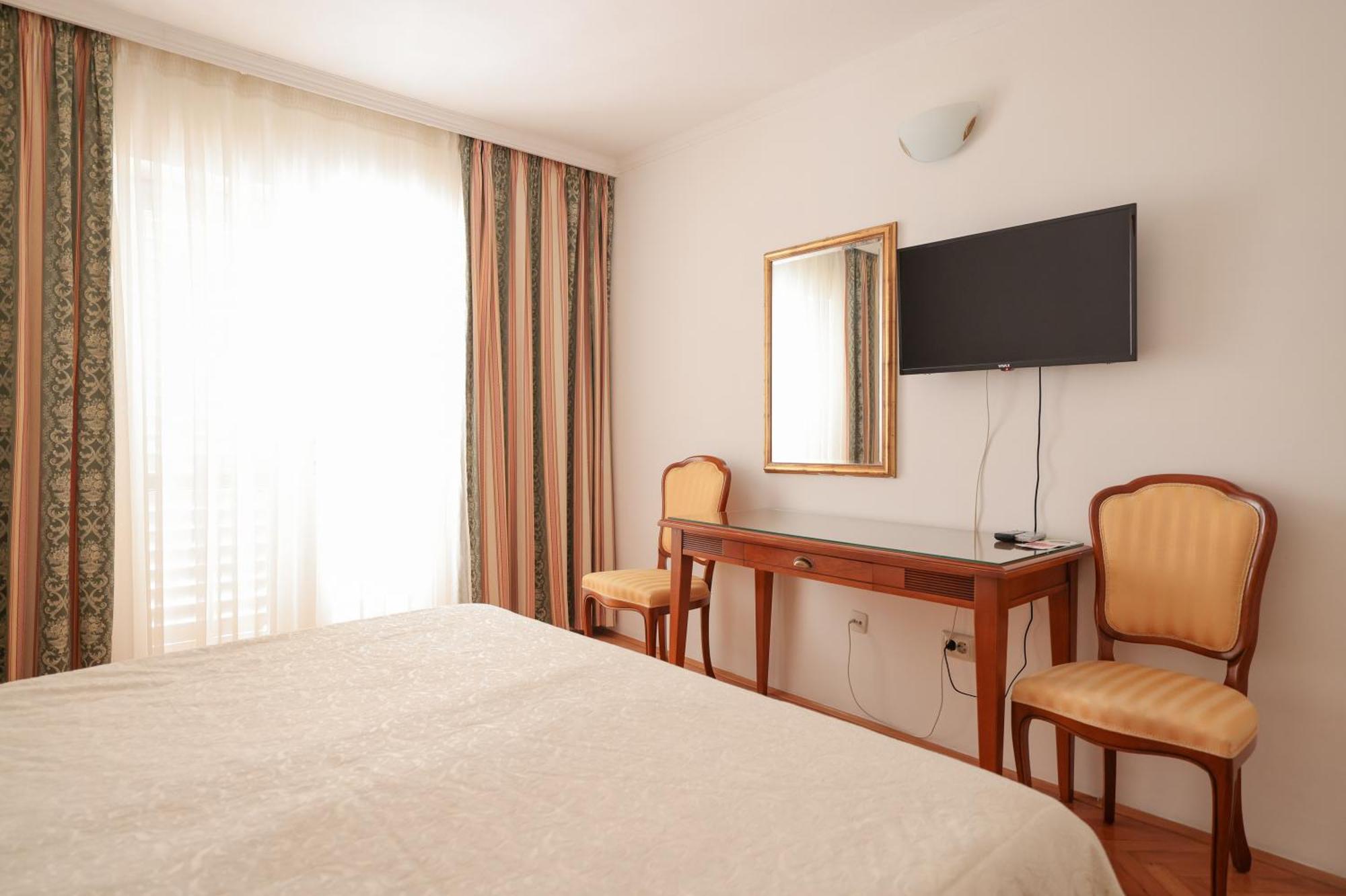 Hotel Val All Inclusive Seget Donji ภายนอก รูปภาพ