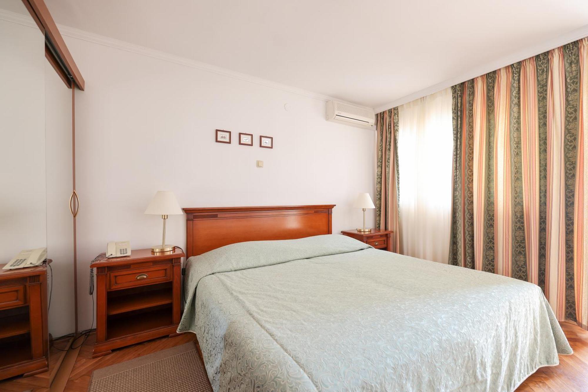 Hotel Val All Inclusive Seget Donji ภายนอก รูปภาพ