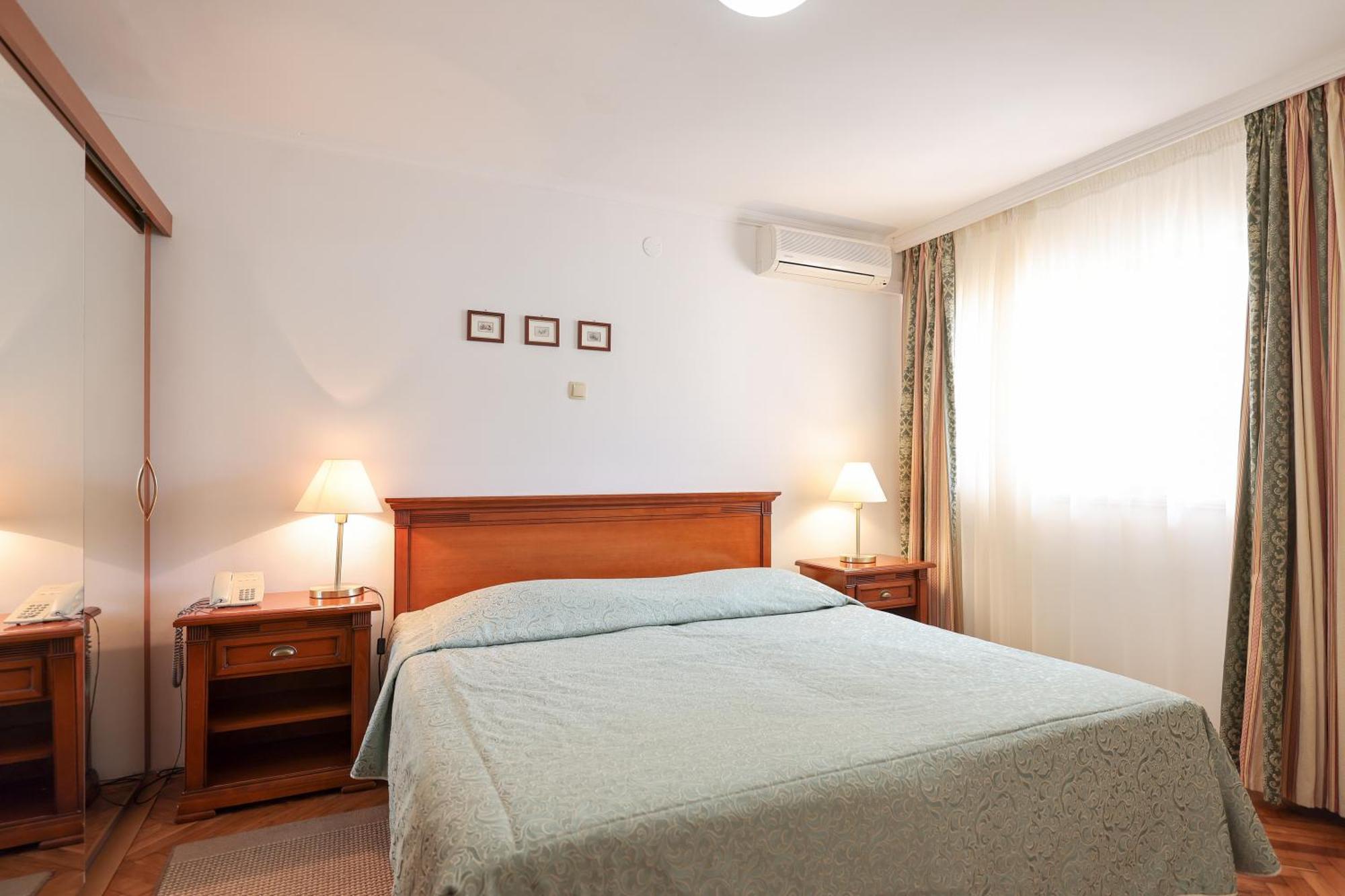 Hotel Val All Inclusive Seget Donji ภายนอก รูปภาพ