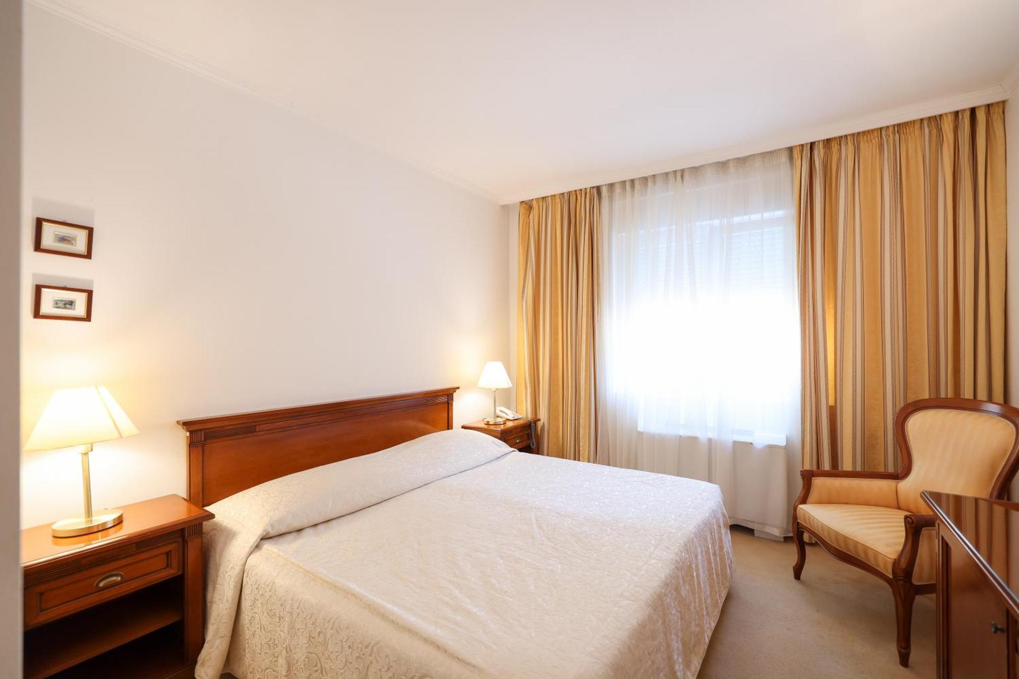 Hotel Val All Inclusive Seget Donji ภายนอก รูปภาพ