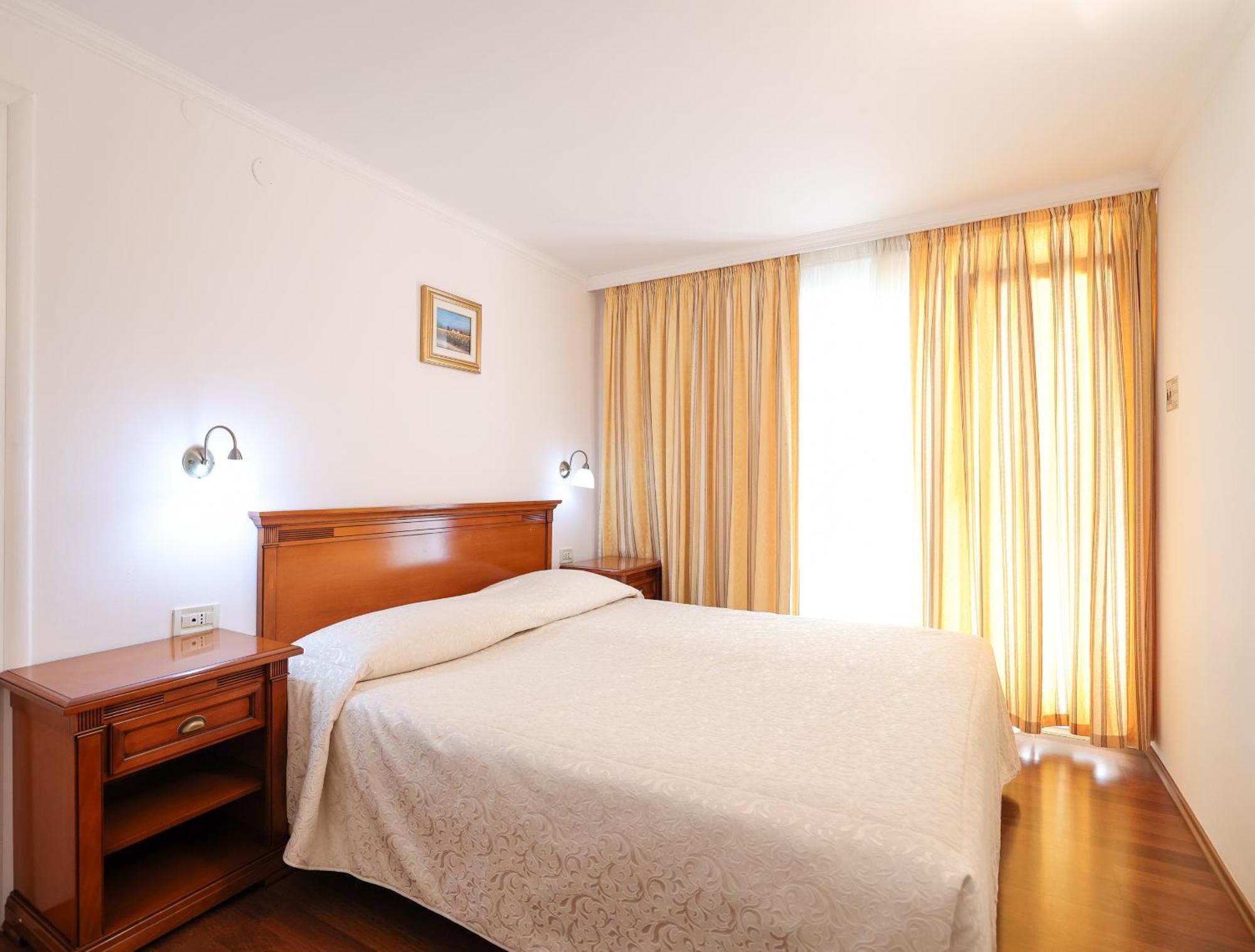 Hotel Val All Inclusive Seget Donji ภายนอก รูปภาพ